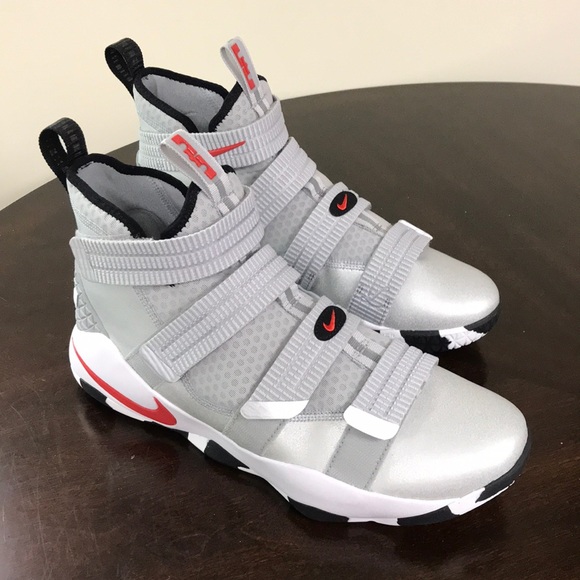 nike lebron soldier 11 silver bullet